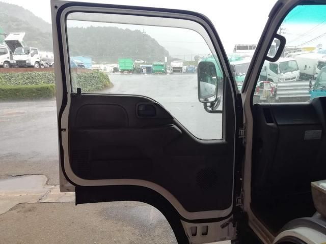 ISUZU ELF 2015 Image 31