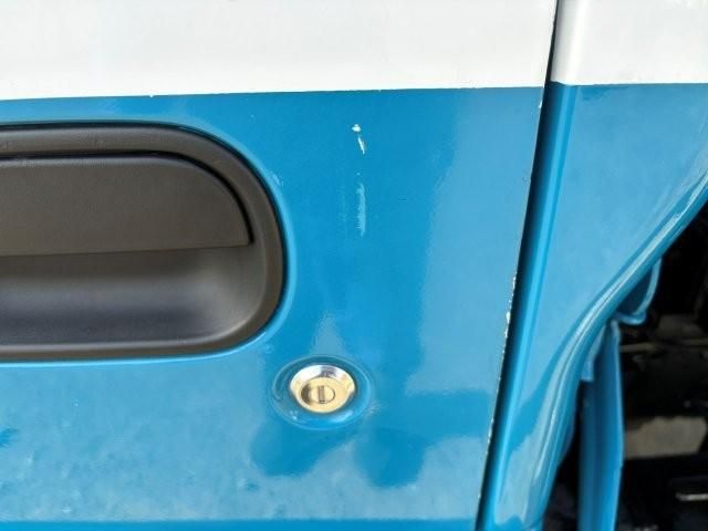 ISUZU ELF 2018 Image 31