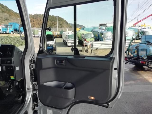 HINO LIESSE 2018 Image 31