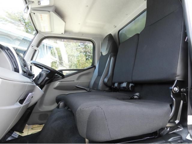 MITSUBISHI CANTER 2017 Image 31