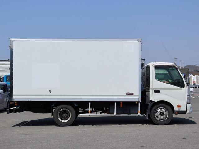 HINO DUTRO 2012 Image 31