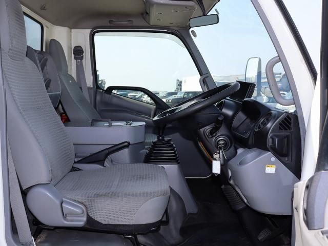 HINO DUTRO 2012 Image 31