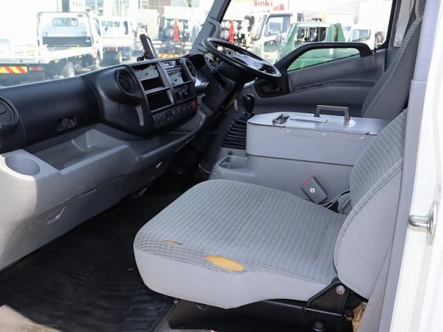 HINO DUTRO 2012 Image 31