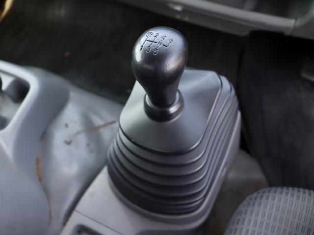 HINO DUTRO 2012 Image 31