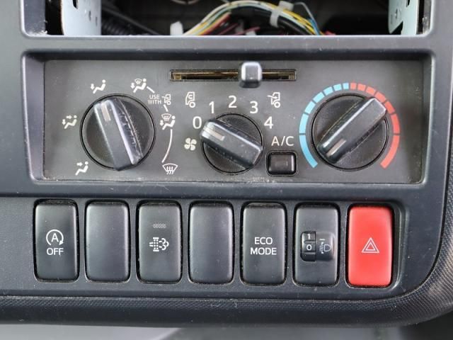 HINO DUTRO 2012 Image 31