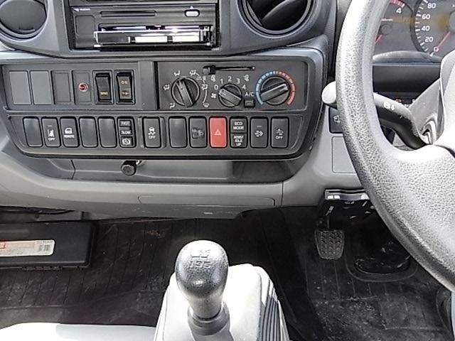 HINO DUTRO 2018 Image 31