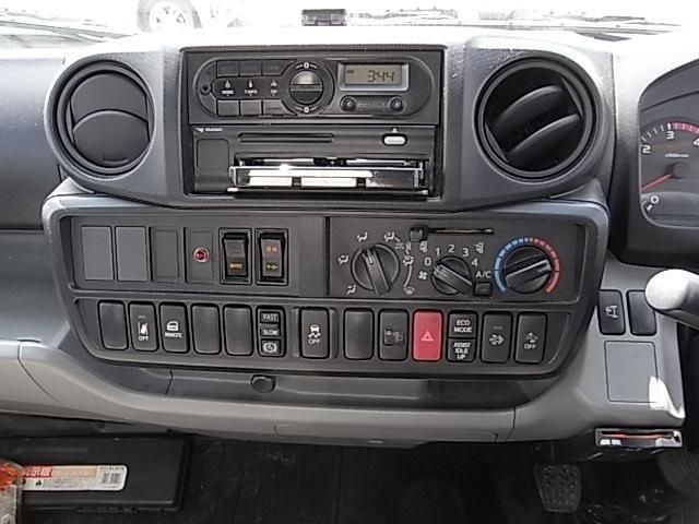 HINO DUTRO 2018 Image 31
