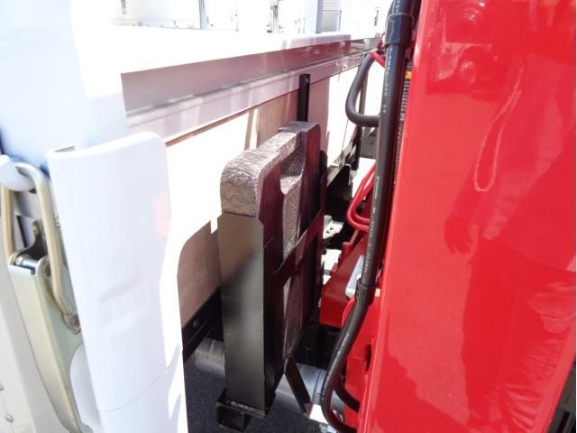 MITSUBISHI CANTER 2024 Image 31