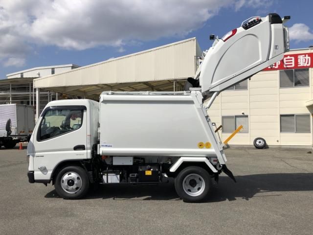 MITSUBISHI CANTER 2024 Image 31