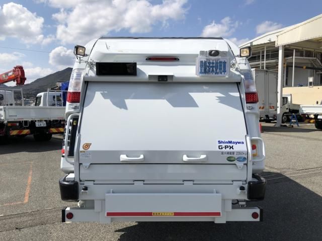 MITSUBISHI CANTER 2024 Image 31