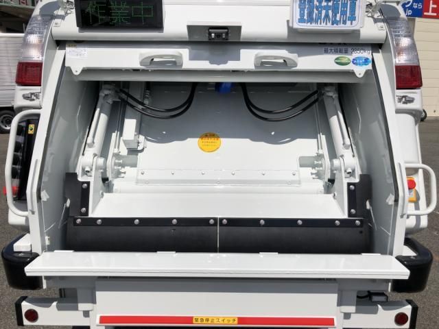 MITSUBISHI CANTER 2024 Image 31