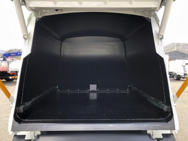 MITSUBISHI CANTER 2024 Image 31