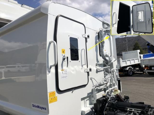 MITSUBISHI CANTER 2024 Image 31