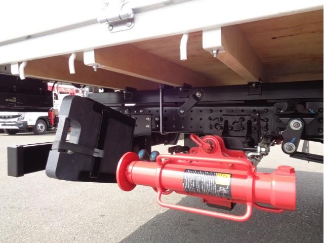 MITSUBISHI CANTER 2024 Image 31