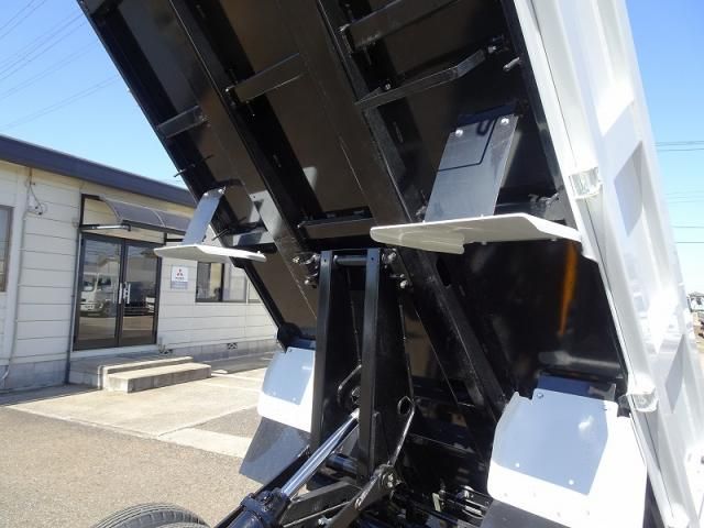 MITSUBISHI CANTER 2024 Image 31