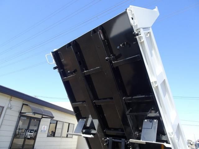 MITSUBISHI CANTER 2024 Image 31