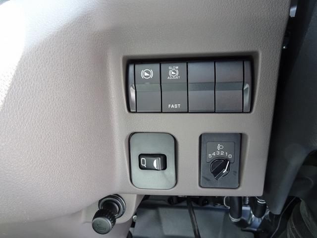 MITSUBISHI CANTER 2024 Image 31