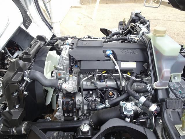 MITSUBISHI CANTER 2024 Image 31