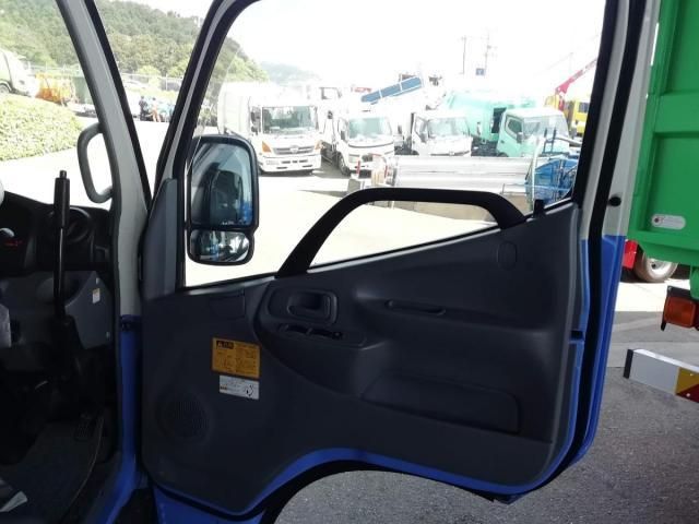 HINO DUTRO 2015 Image 31