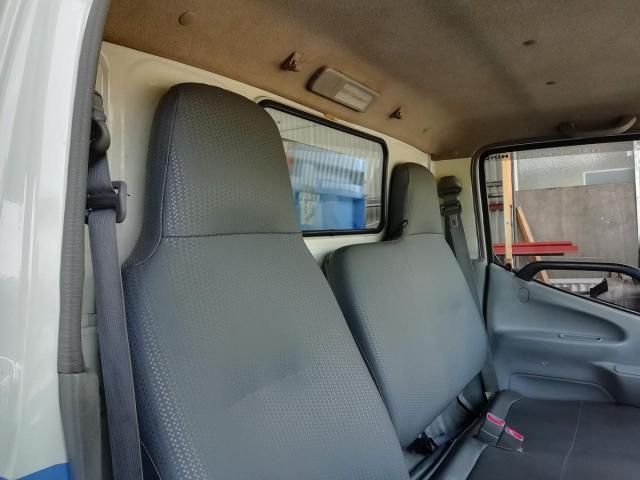 HINO DUTRO 2015 Image 31