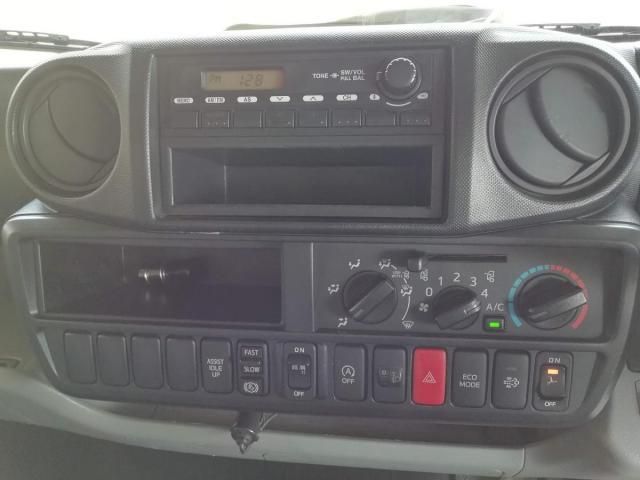 HINO DUTRO 2015 Image 31