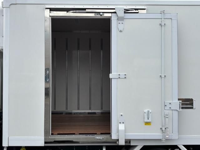 ISUZU ELF 2024 Image 31