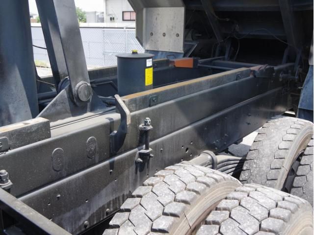 NISSAN DIESEL QUON 2014 Image 31