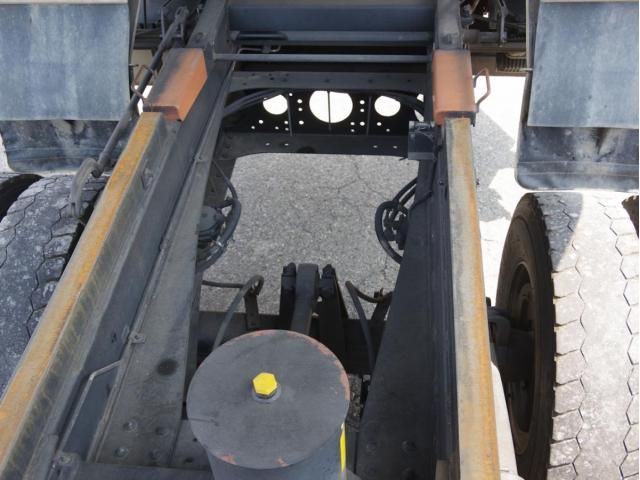 NISSAN DIESEL QUON 2014 Image 31