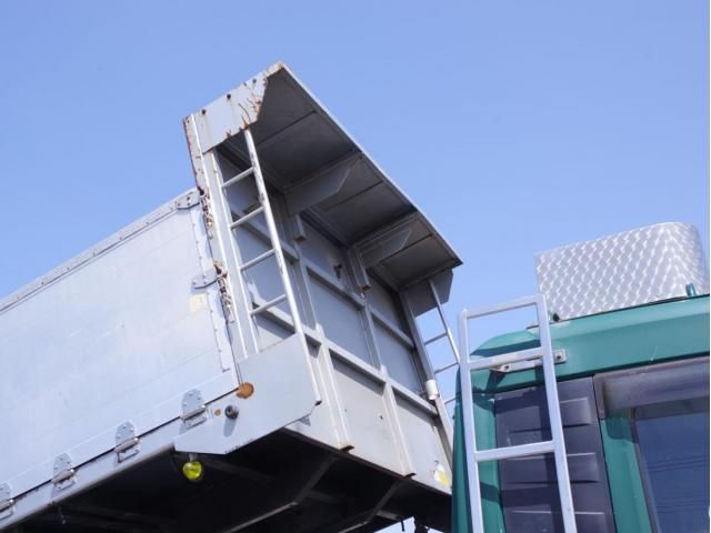 NISSAN DIESEL QUON 2014 Image 31