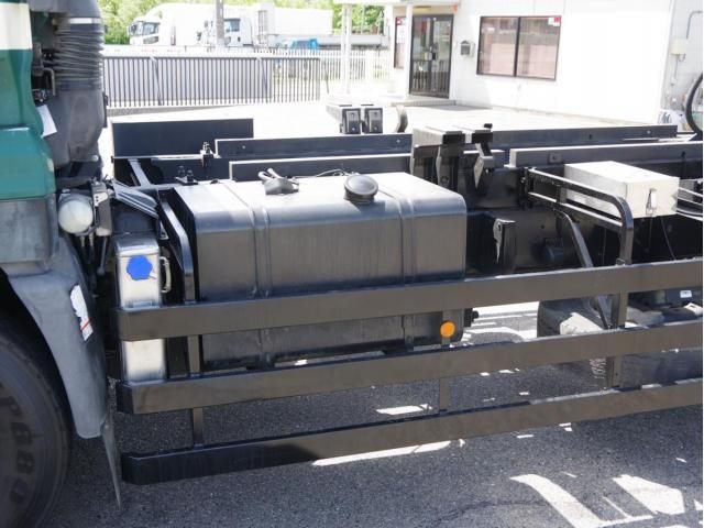 NISSAN DIESEL QUON 2014 Image 31