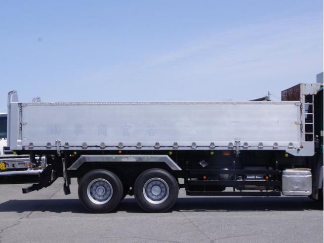 NISSAN DIESEL QUON 2014 Image 31