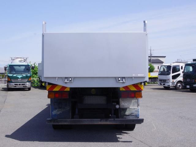 NISSAN DIESEL QUON 2014 Image 31