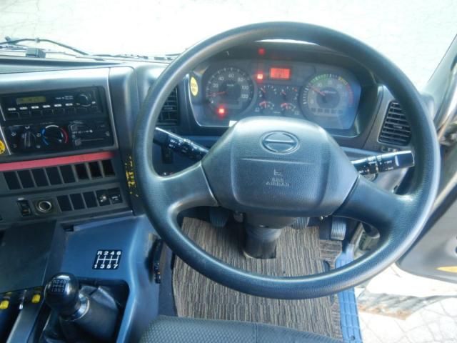 HINO PROFIA 2005 Image 31