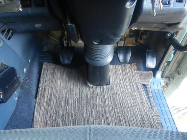 HINO PROFIA 2005 Image 31