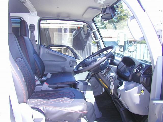 HINO DUTRO 2021 Image 31