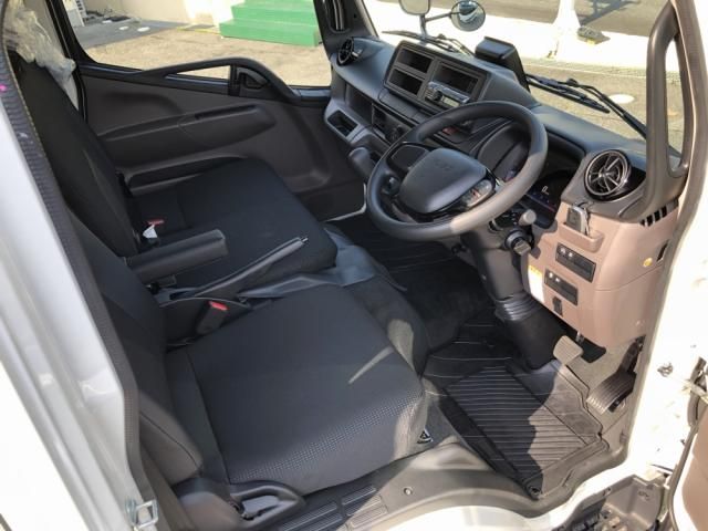 MITSUBISHI CANTER 2024 Image 31