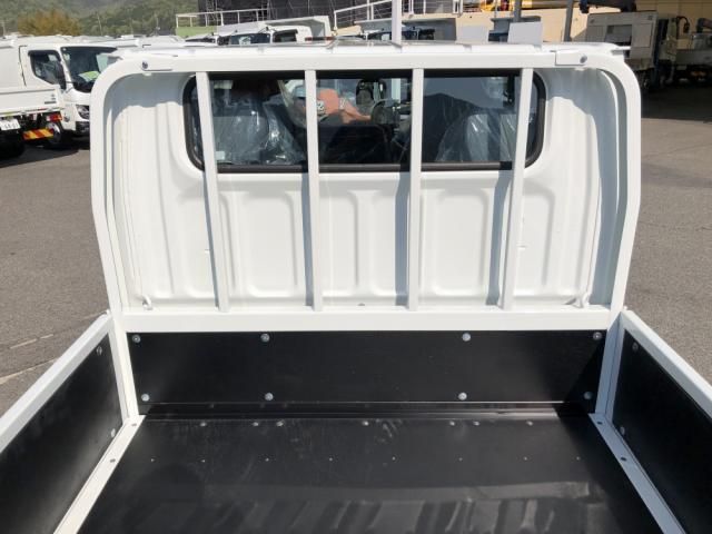 MITSUBISHI CANTER 2024 Image 31