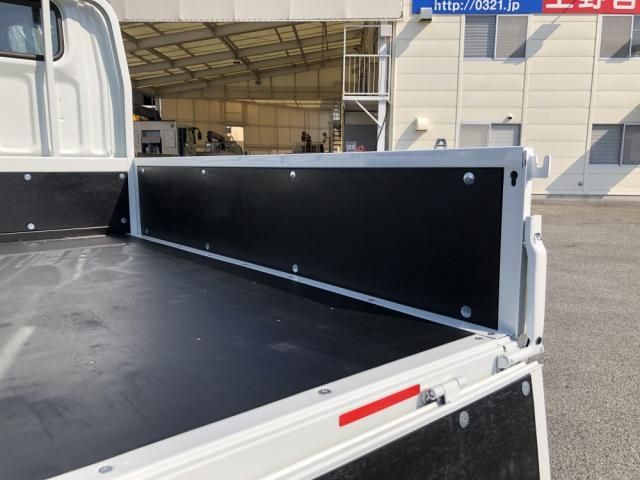 MITSUBISHI CANTER 2024 Image 31