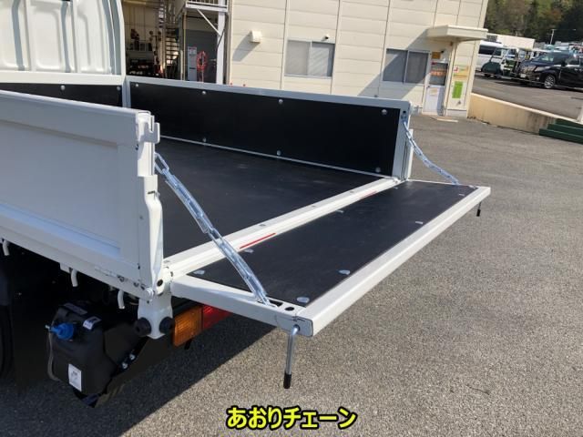 MITSUBISHI CANTER 2024 Image 31