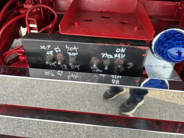 NISSAN DIESEL QUON 2011 Image 31