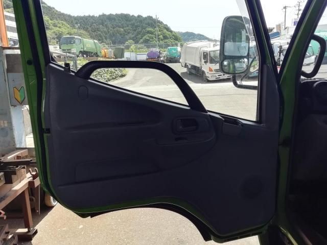 HINO DUTRO 2014 Image 31