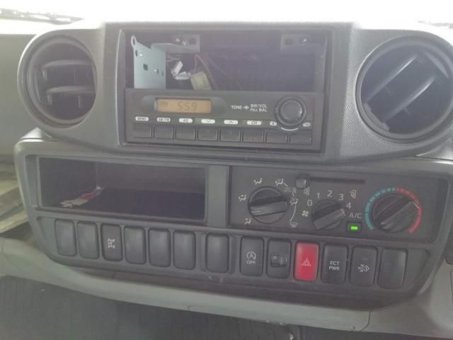 HINO DUTRO 2014 Image 31