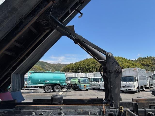 NISSAN DIESEL QUON 2014 Image 31