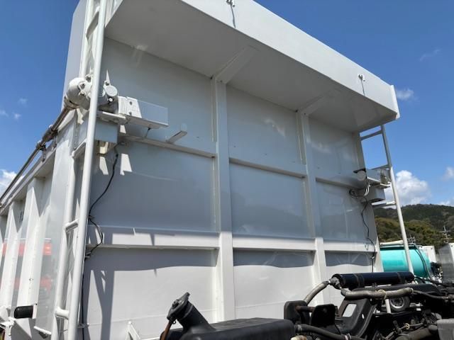 NISSAN DIESEL QUON 2014 Image 31