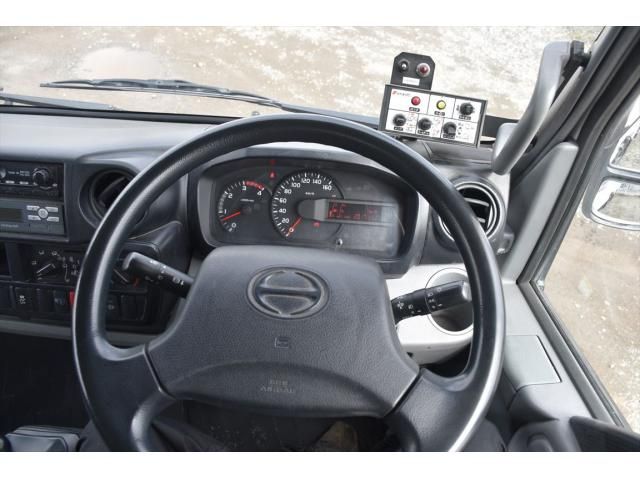 HINO DUTRO 2017 Image 31