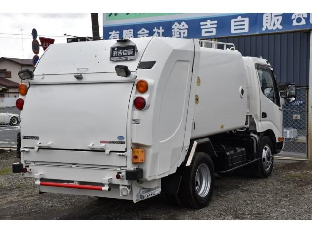 HINO DUTRO 2017 Image 31