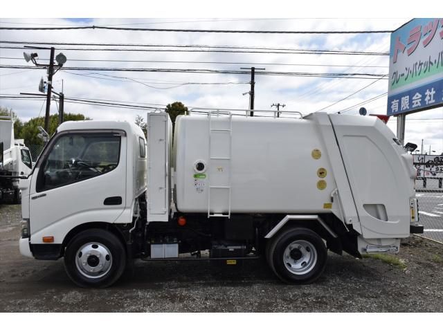 HINO DUTRO 2017 Image 31