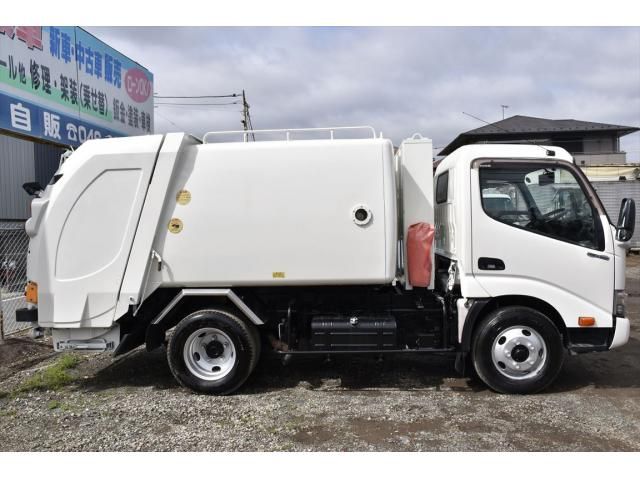 HINO DUTRO 2017 Image 31
