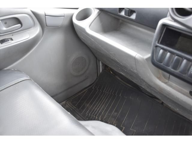 HINO DUTRO 2017 Image 31