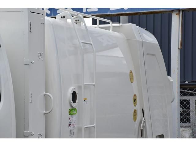 HINO DUTRO 2017 Image 31